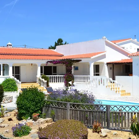 Casa Borboleta Gepflegte Mit Meerblick, Grossem Garten Und Pool, Traumlage