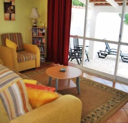 Вилла Casa Borboleta Gepflegte Mit Meerblick, Grossem Garten Und Pool, Traumlage Алжезур